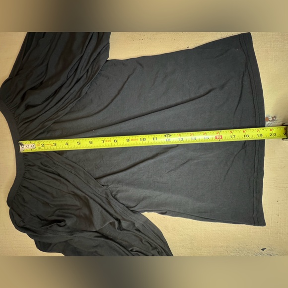 Elegant Black Women's Top - Picture 4 of 4